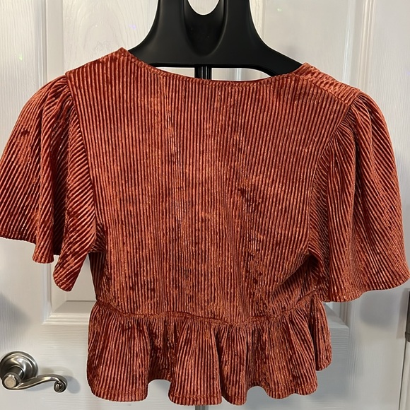 Urban outfitters- ribbed peplum top size M - Picture 2 of 8